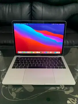 MacBook Pro 2018 Retina Display 13 inch Intel Core i5 RAM 16/512GB
