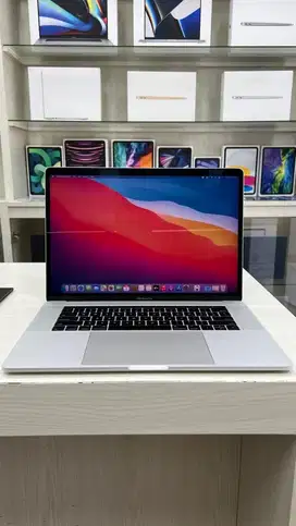 Macbook Pro 2017 core i7 15-inch