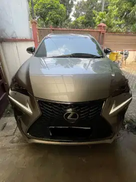 Lexus NX300 F-Sport 4X2 AT