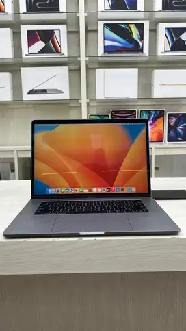 Macbook Pro 2018 core i7 15-inch
