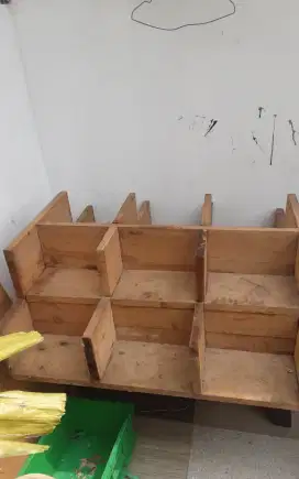 Rak display buah - dulu dipakai untuk display buah segar.
