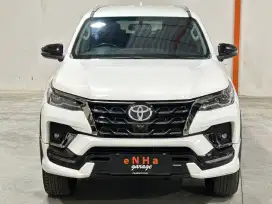 Istimewa. Fortuner GR 2.8 a/t 2022 ENHA Garage Semarang
