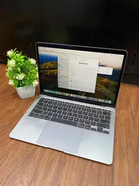 MacBook Air 13-inch Ci5 / 16GB / 512GB  2020