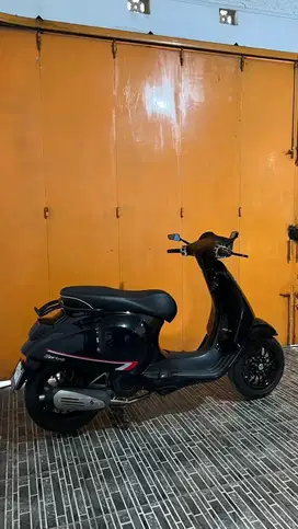 Vespa sprint iget abs black vulcano