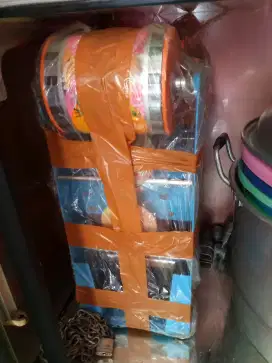 Mesin tutup gelas plastik,