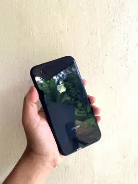 Iphone xr 64 kondisi mantap sekali tidak ada kendala apapun
