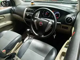 Dp 6 jt Nissan Grand livina 1.5 XV At 2015 good condition