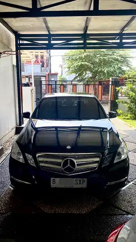 Mercedes-Benz E200 2012 (LOW KM)