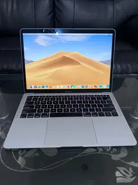 MacBook Pro 2019 Intel Core i7 RAM 16GB / SSD 256GB