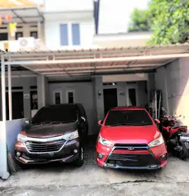 Rumah 2 lantai pinggir jalan raya
