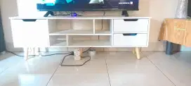 Meja TV minimalis