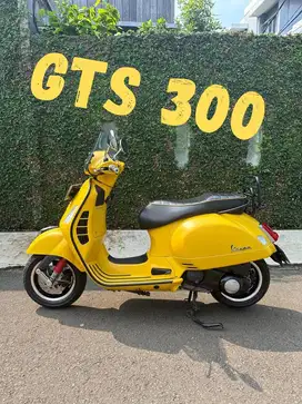 [KM.1.600] VESPA GTS 300 Tahun 2019 Bukan GTS250 atau GTS150