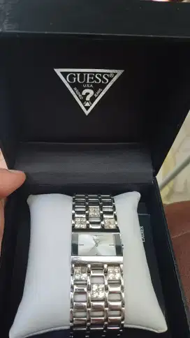 Jam Tangan cewek Guess