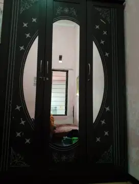 Dijual lemari 3 pintu