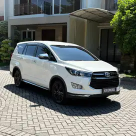 TOYOTA INNOVA VENTURER 2.4 AT 2019