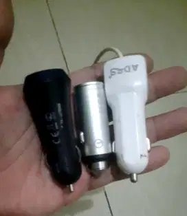 Casan hp,laptop,kamera di mobil dan di motor