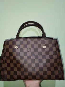 Tas wanita Louis Vuitton