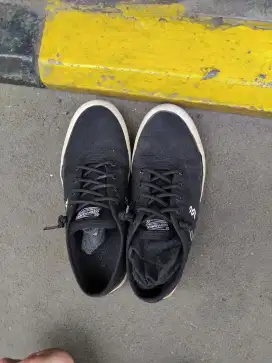 Sepatu Geoff max