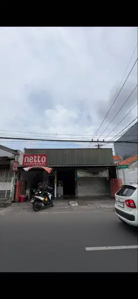 Dijual Rumah Komersial Area Nol Raya Wiyung Ada Kost Aktif 8 KT /8KM