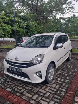 Toyota Agya 1,0 Type G MT CC 1000 warna putih
