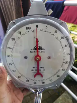 Timbangan gantung ukuran 100kg
