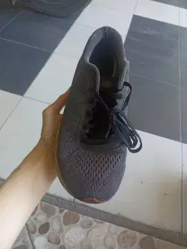Sepatu New Balance Arishi Grey