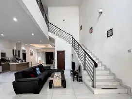 Dijual Rumah Luas 300m, dekat Springfield Int’l School