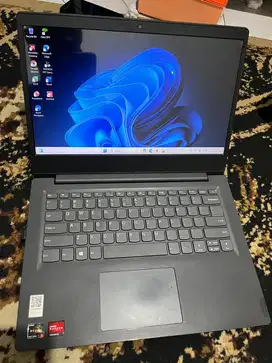 Lenovo v14/AMD RYZEN 5 - 4500U/8gb/256gb SSD SECOND LIKE NEW
