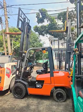 Forklift Toyota 3 Ton,Matic,Tiang 3 Meter,1DZ-II,FDZN30,Tahun 2020