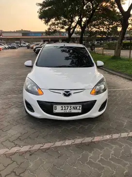 MAZDA 2 1.5 V AT 2013