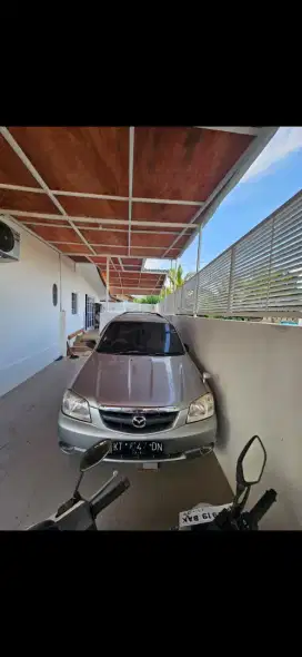 Mobil mazda tribute