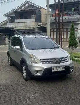 Nissan Livina 2011 Bensin