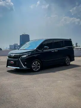 TOYOTA VOXY 2.0 2018