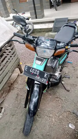F1z si tua2 keladi