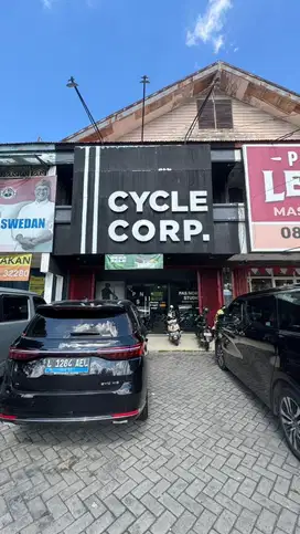 Di sewakan bangunan 2 lantai jl Kutai no 53