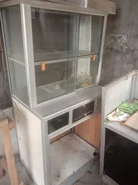 Dijual Etalase 4 unit utk usaha apapun