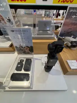 DJI OSMO POCKET 3 CREATOR COMBO GIMBAL