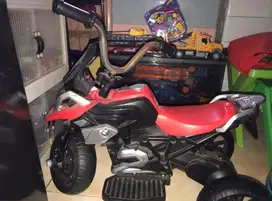 Motor aki anak (mainan)
