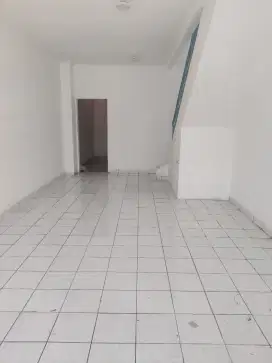 Dikontrakan / disewakan Ruko Pertahun