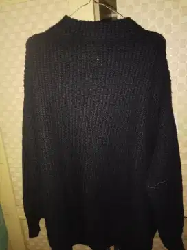 PRELOVED/THRIFT SWEATER RAJUT OVERSIZE LENGAN BALON WANITA WARNA HITAM