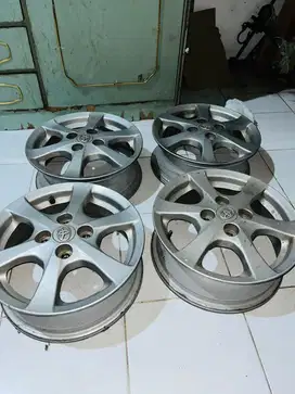 Velg toyota agya 2014 ori copotan
