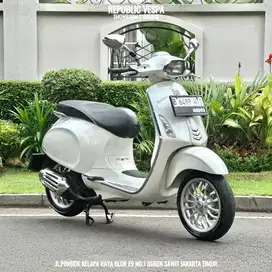 PIAGGIO VESPA SPRINT 150 IGET ABS Tahun 2018 Warna Putih Favourite Col