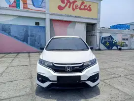 HONDA JAZZ 1.5 RS AT 2019 (TDP 5 JT)