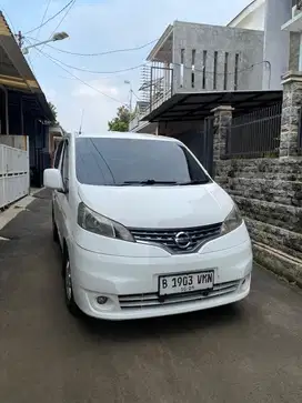 Nissan evalia xv 2014 putih