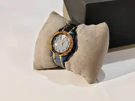 Jam Tangan Guess Mini Blue Gold Intrepid W0234L4 (Minus dengan Bonus)