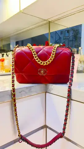 CHANEL19 BAG IN RED COLOR