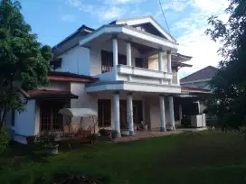 Rumah lahan luas 2 lantai