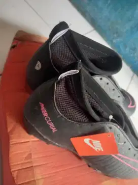 SEPATU BOLA ORI BARU NIKE