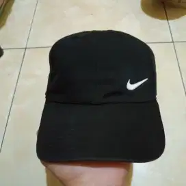 Topi Nike Small Logo