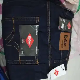 Celana jeans BIRU dongker ukuran 50 (salah beli)